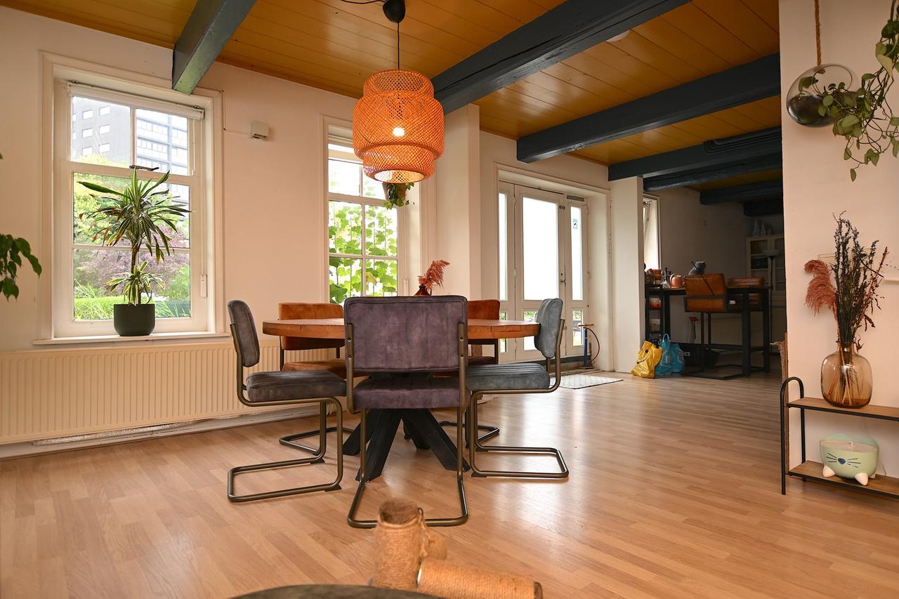 100 m² met twee slaapkamers en tuin - Afbeelding 4