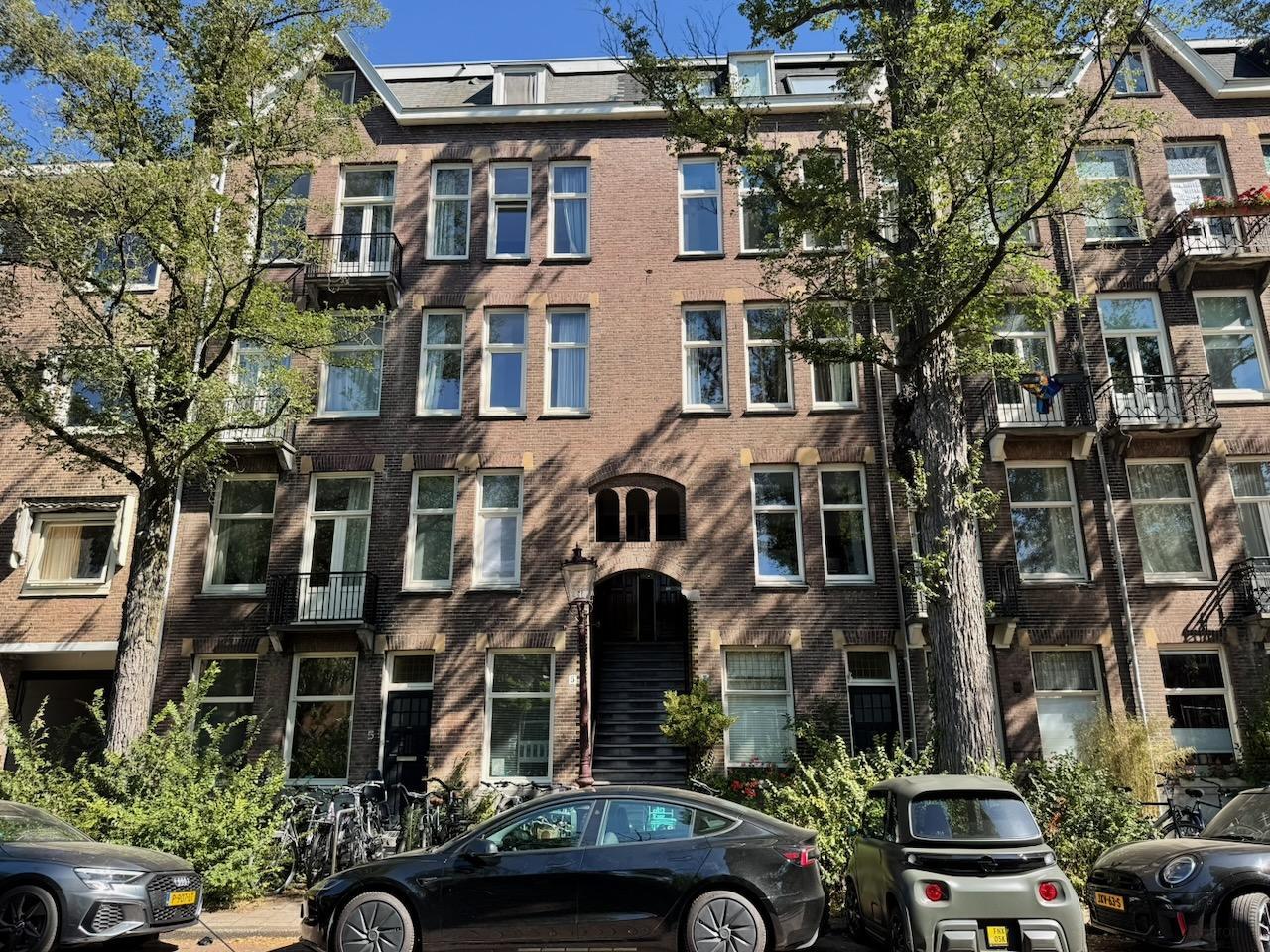 Bright 2-Room Apartment with Balcony - Image 1