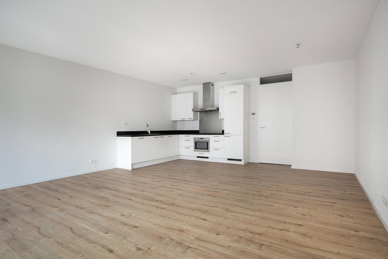 97 m² with balcony and 3 bedrooms - Image 2
