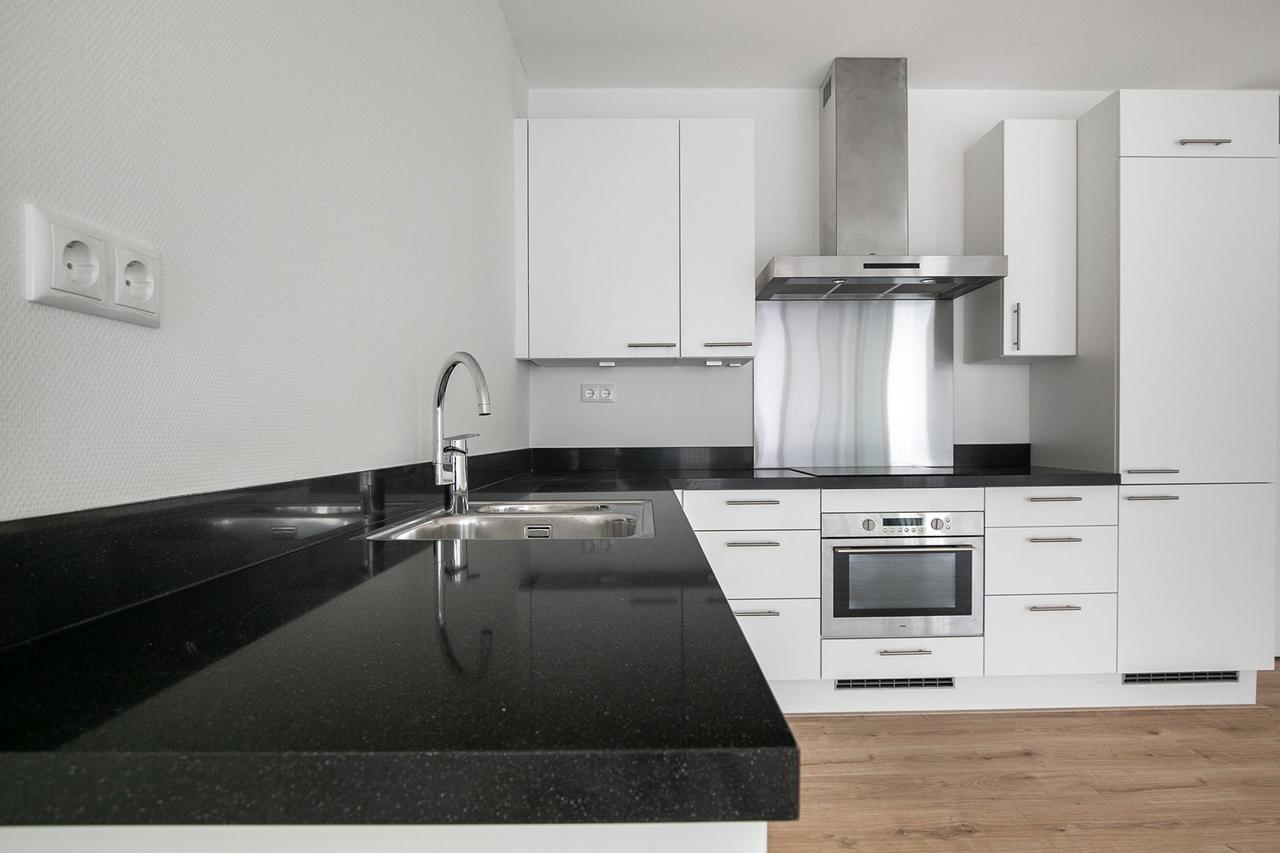 97 m² with balcony and 3 bedrooms - Image 4