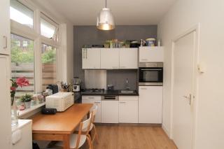 Gemeubileerd met 2 slaapkamers en tuin - Afbeelding 3
