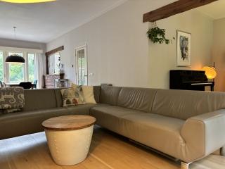 252 m² Corner Villa by Forest and Estate - Image 2
