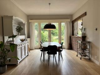 252 m² Corner Villa by Forest and Estate - Image 4