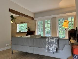 252 m² Corner Villa by Forest and Estate - Image 6