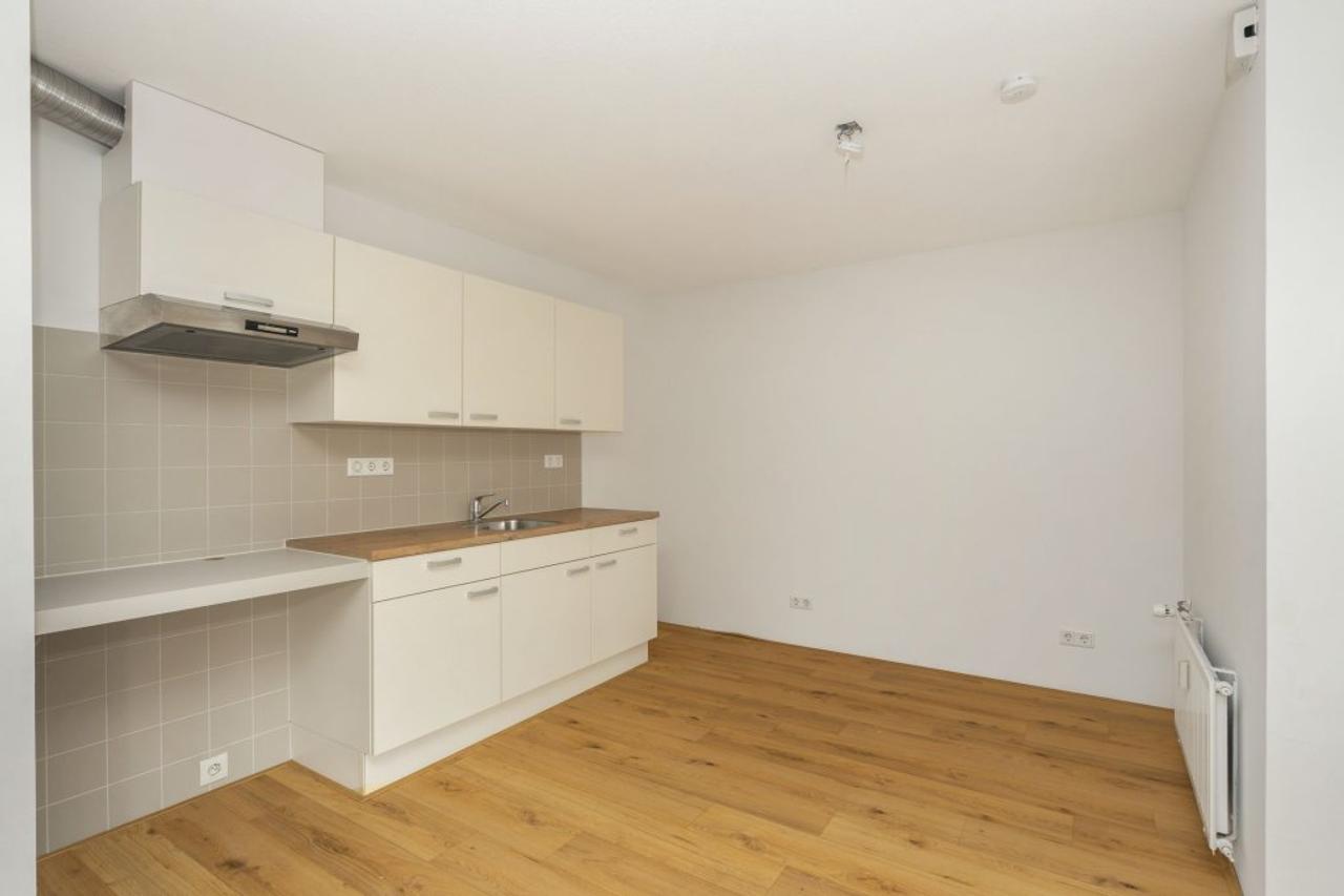 74 m² Apartment with Private Garden - Image 3