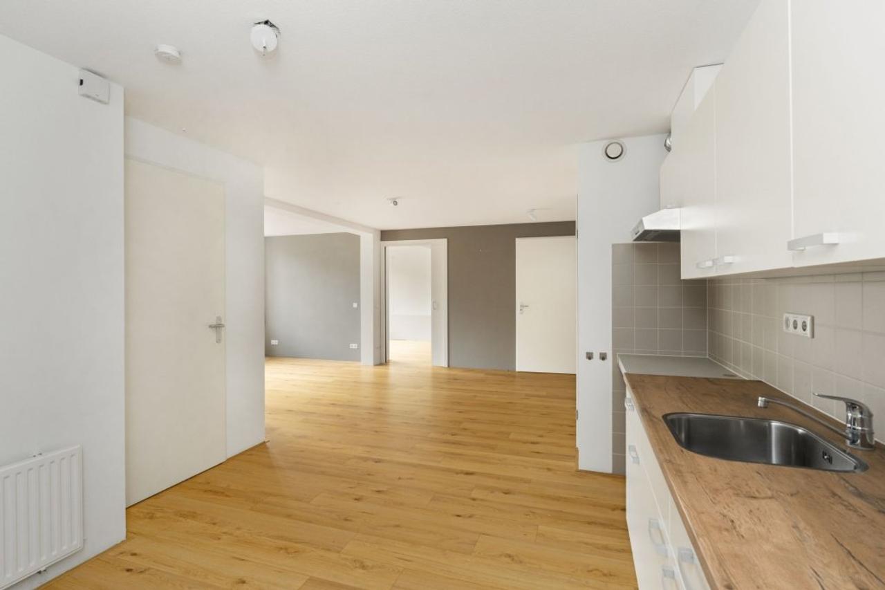 74 m² Apartment with Private Garden - Image 4
