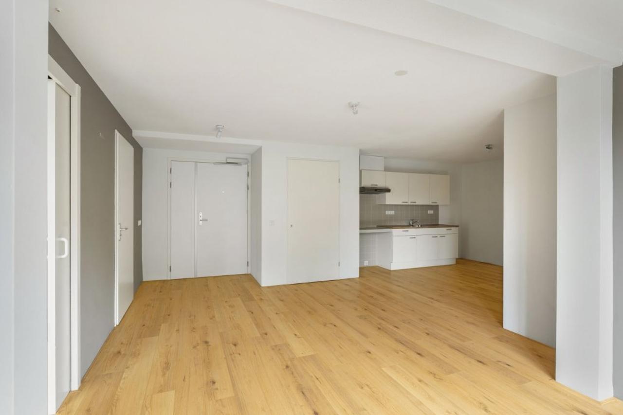 74 m² Apartment with Private Garden - Image 6