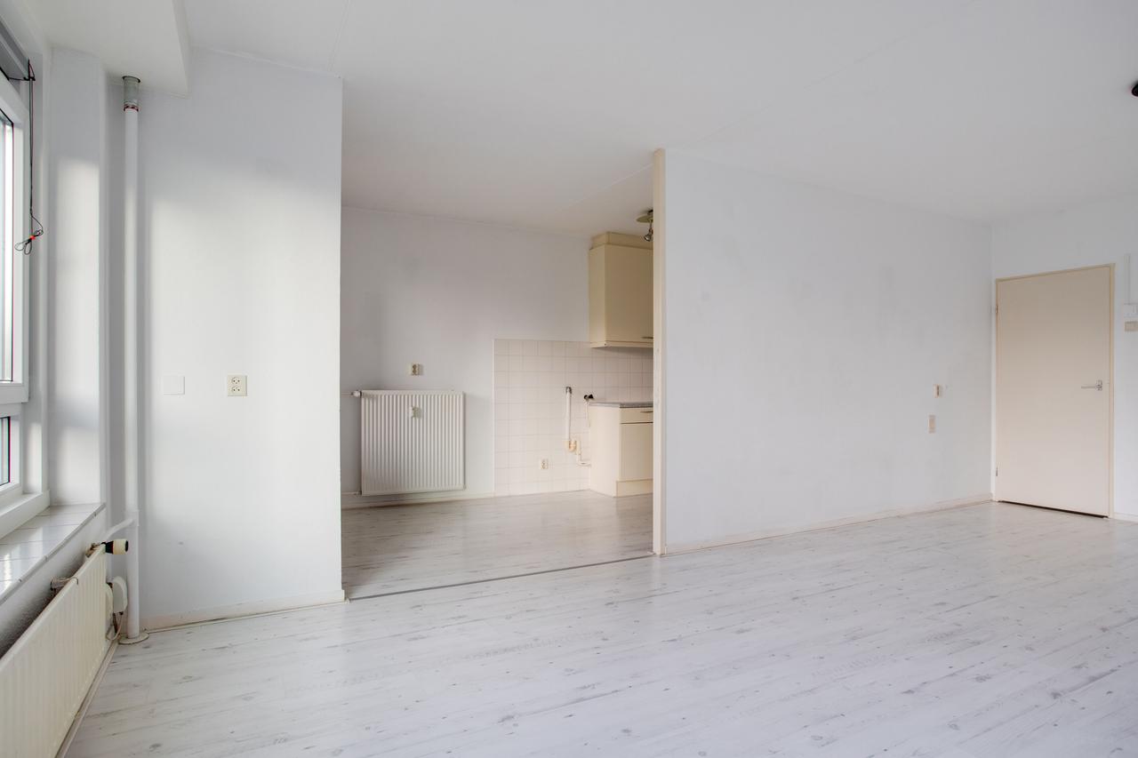 4-room apartment, 85 m², with private parking - Image 1