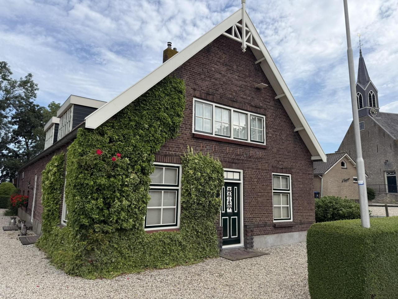 243 m² woonboerderij met 3 slaapkamers - Afbeelding 1