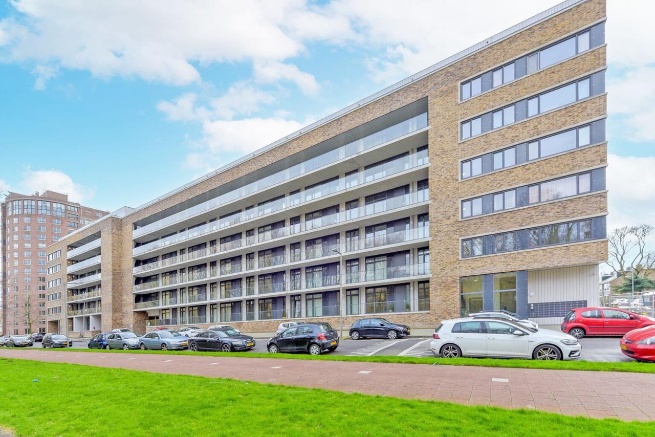 Licht 3-kamerappartement met balkon - Afbeelding 1