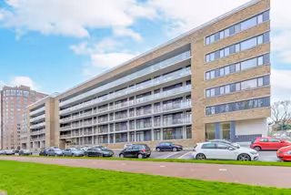 Licht 3-kamerappartement met balkon