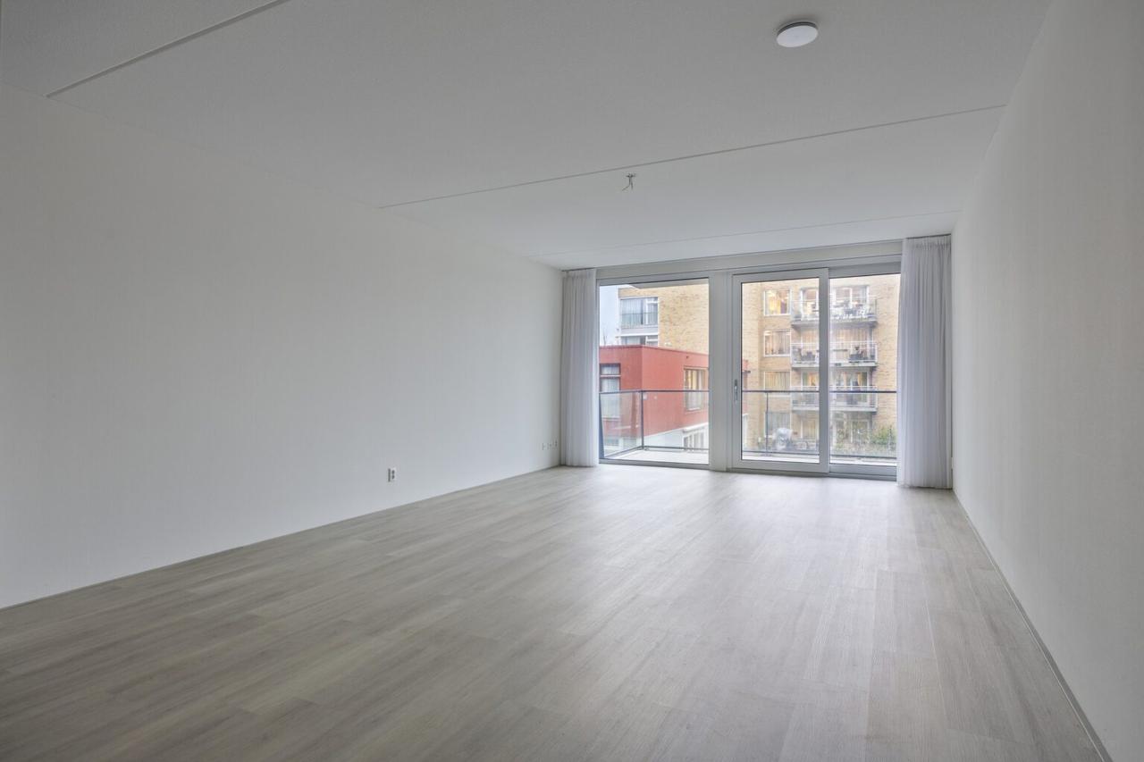 Licht 3-kamerappartement met balkon - Afbeelding 2