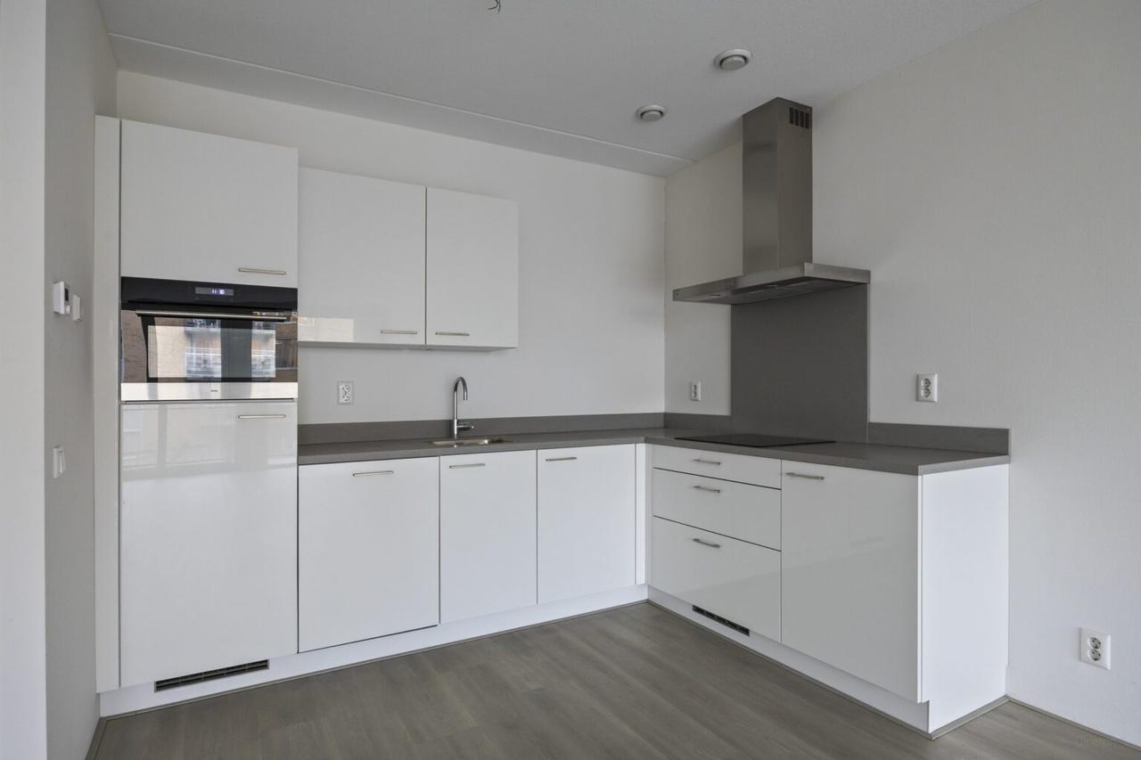Licht 3-kamerappartement met balkon - Afbeelding 3