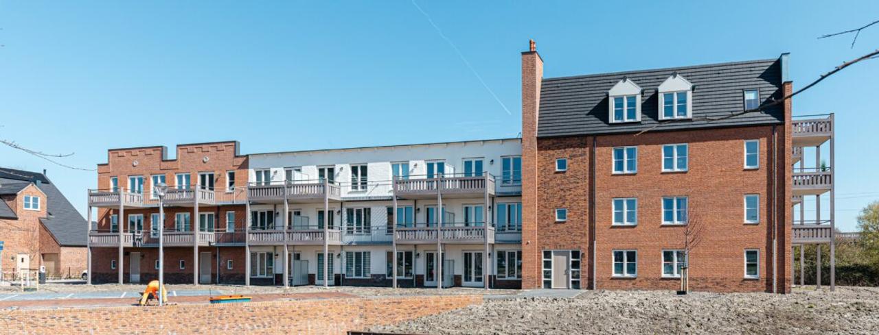 Licht 2-kamerappartement met balkon - Afbeelding 1