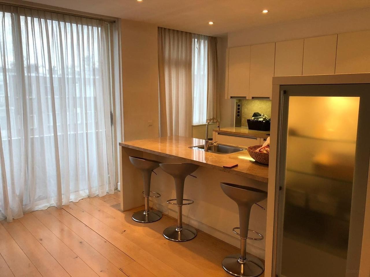 150 m² en 4 slaapkamers aan groen plein - Afbeelding 8