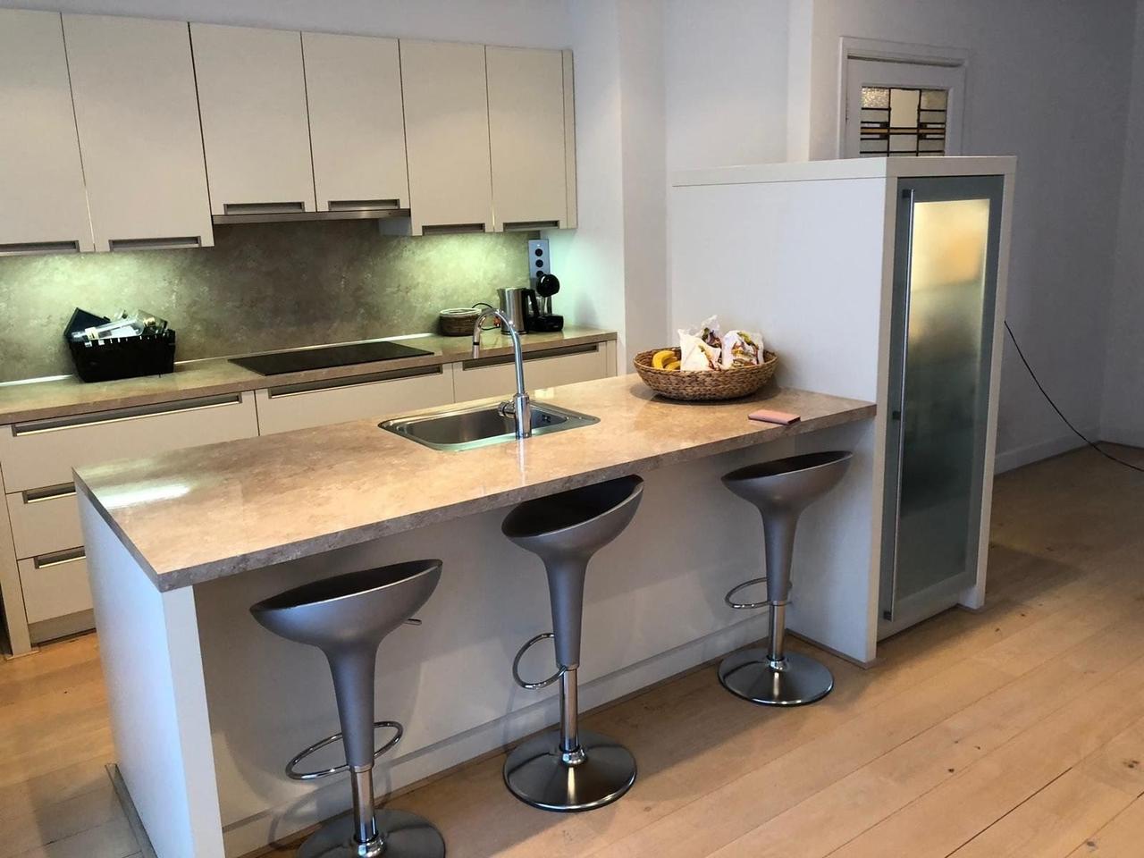 150 m² en 4 slaapkamers aan groen plein - Afbeelding 9