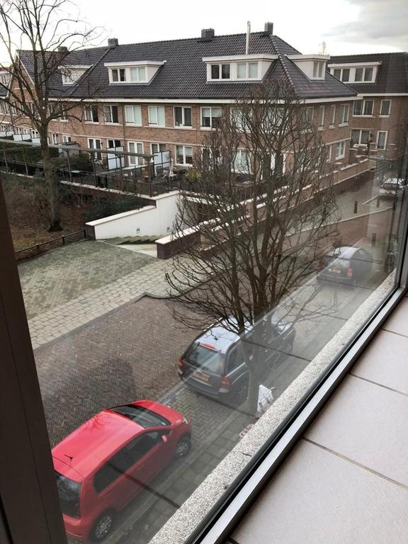 150 m² en 4 slaapkamers aan groen plein - Afbeelding 12