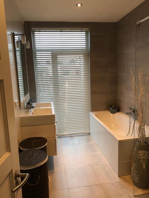 150 m² en 4 slaapkamers aan groen plein - Afbeelding 17