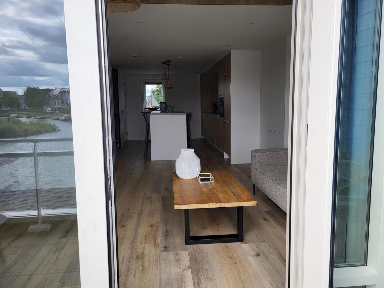 Aan het water wonen met royaal balkon - Afbeelding 11