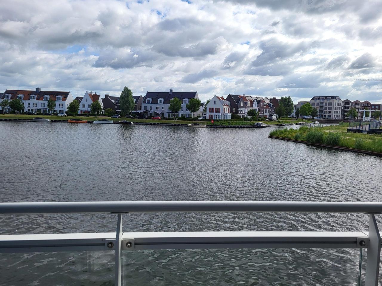 Aan het water wonen met royaal balkon - Afbeelding 14