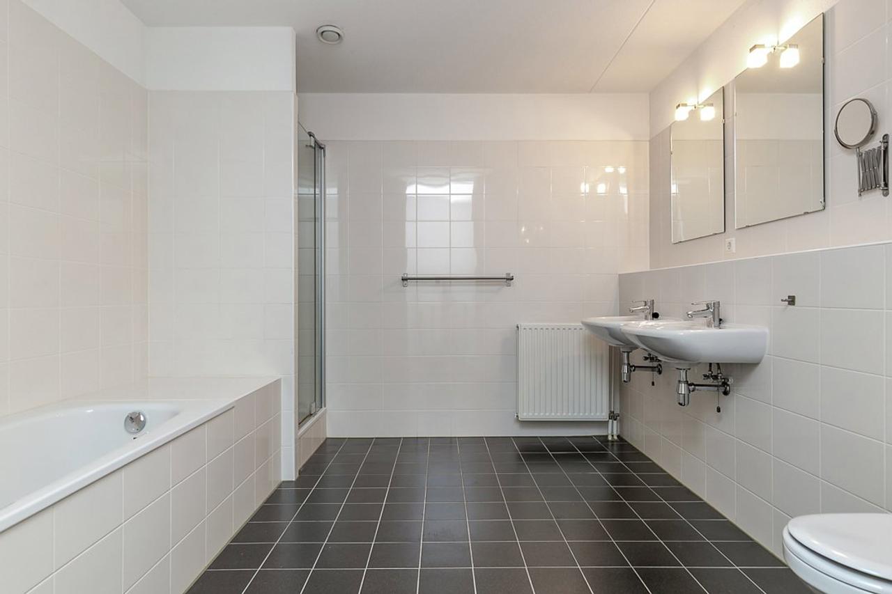 138 m² Waterfront Apartment on IJburg - Image 12