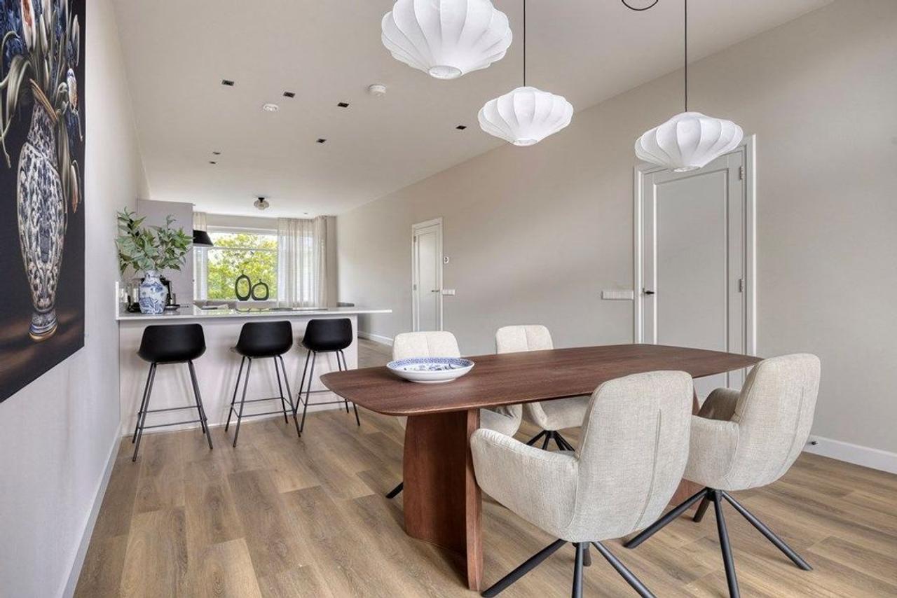 Gemeubileerd 5-kamer appartement aan de Schiekade - Afbeelding 1