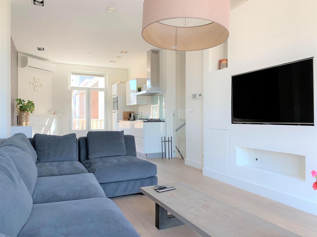 Available now: 97 m² with balcony and A/C - Image 1