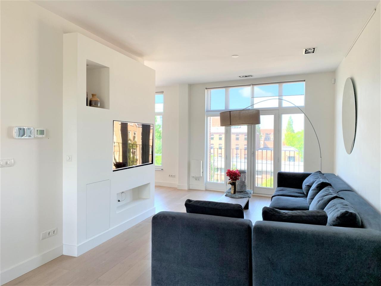 Available now: 97 m² with balcony and A/C - Image 4