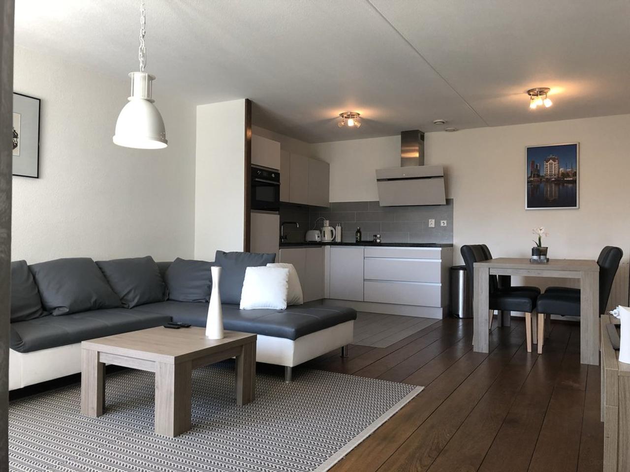 Gemeubileerd 3-kamer appartement in Rotterdam - Afbeelding 2