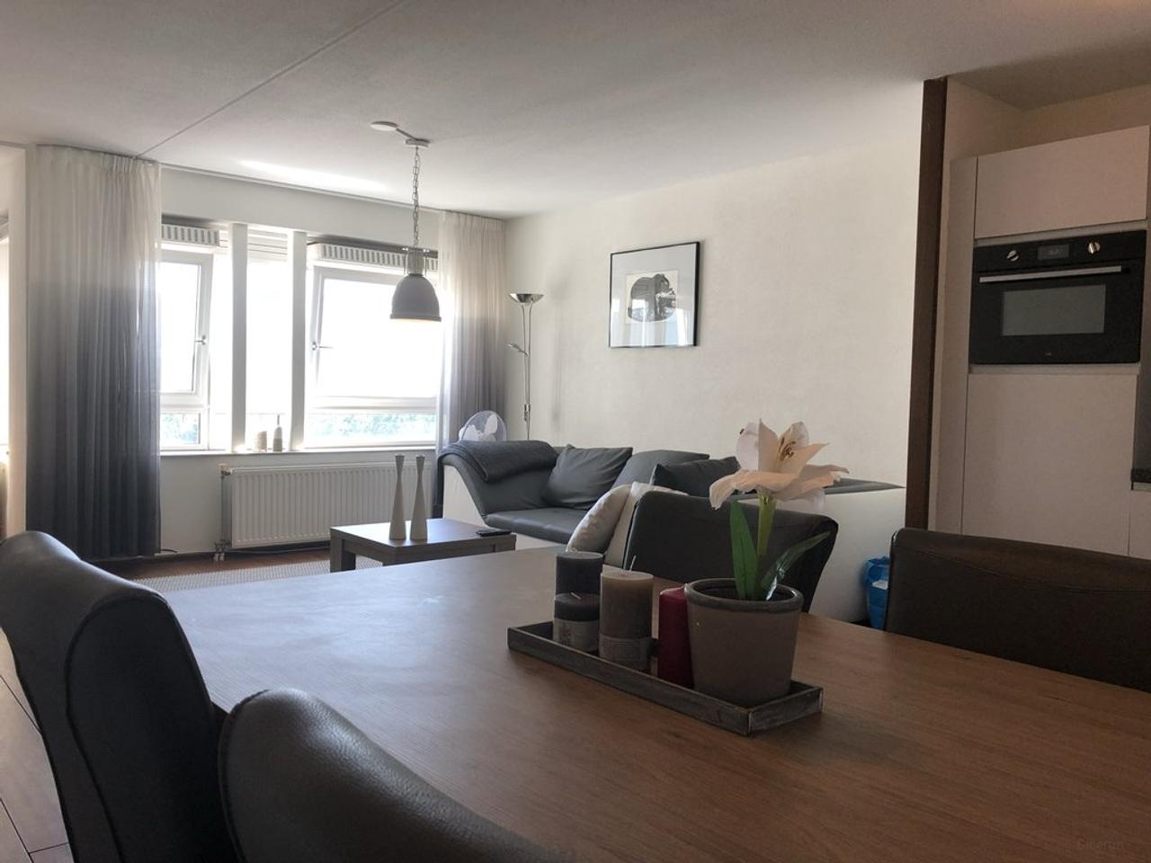 Gemeubileerd 3-kamer appartement in Rotterdam - Afbeelding 4
