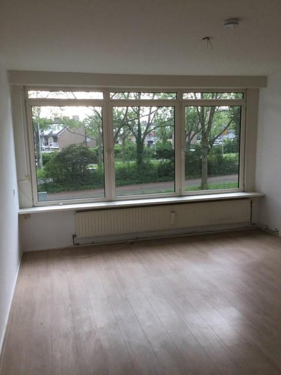 68 m² apartment with balcony and parking - Image 4
