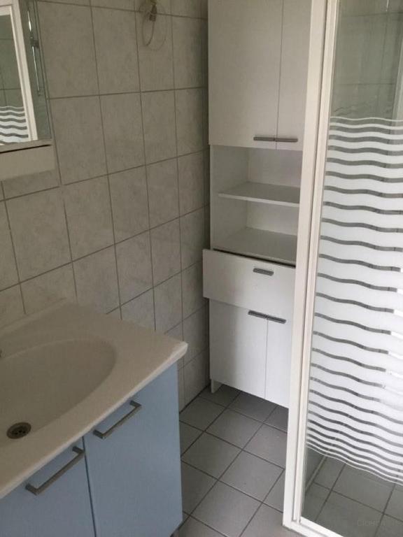 68 m² apartment with balcony and parking - Image 12