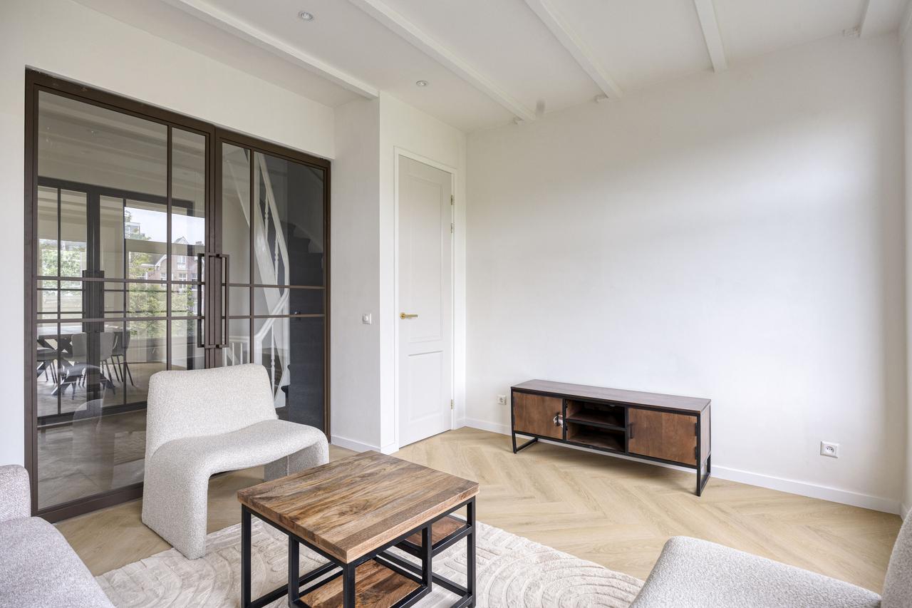 Furnished apartment on Jacob van Lennepkade - Image 5
