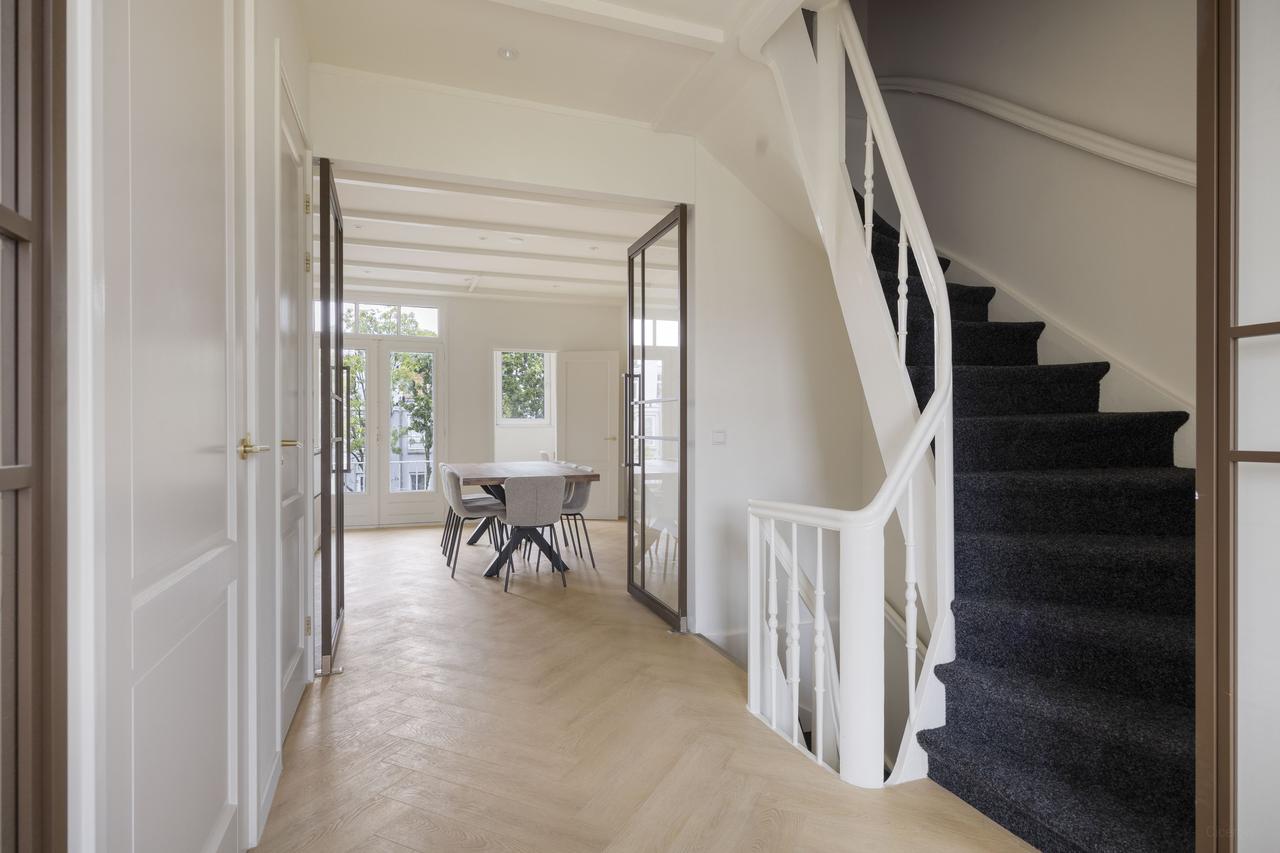 Furnished apartment on Jacob van Lennepkade - Image 11