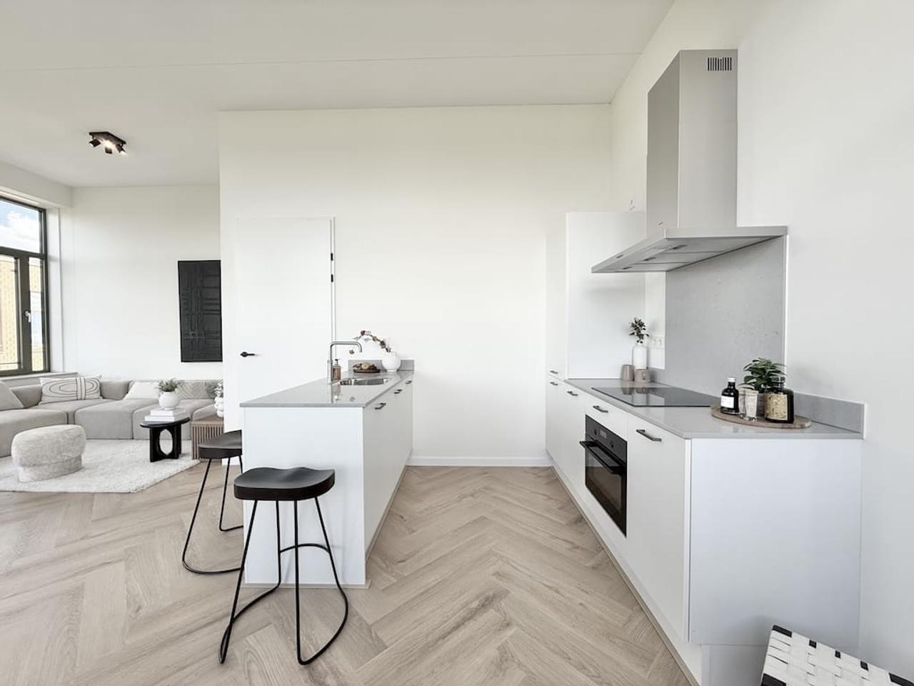 Gemeubileerd penthouse met balkon bij Westerpark - Afbeelding 3