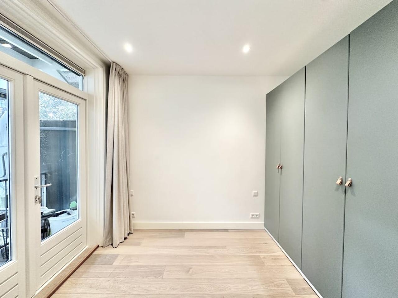 Apartment with Balcony in Staatsliedenbuurt - Image 8