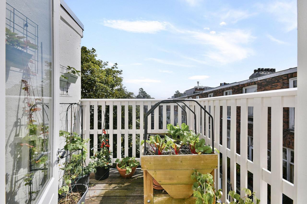 Unfurnished apartment in Helmersbuurt - Image 15