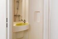 Soft-furnished studio with solar panels in Eindhoven - Image 6