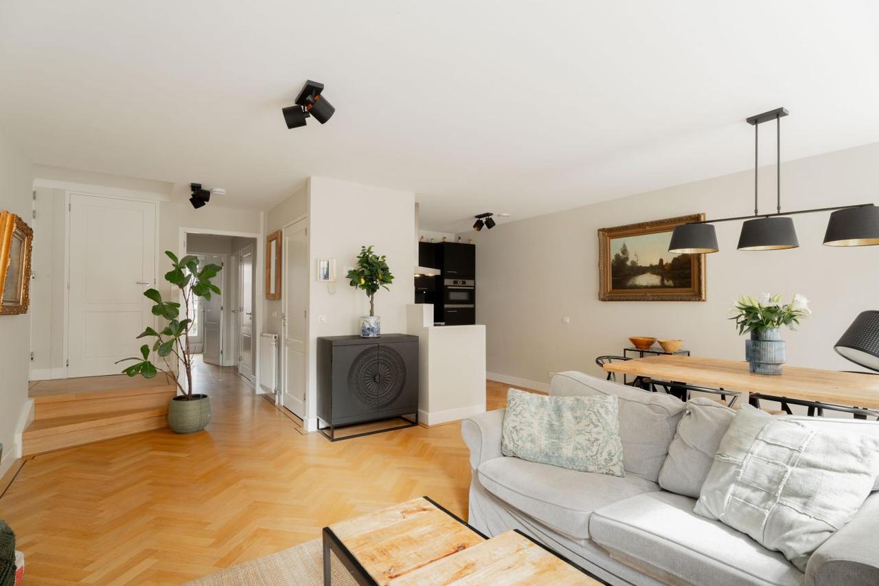 Rooftop Terrace and 2 Bedrooms in Jordaan - Image 6