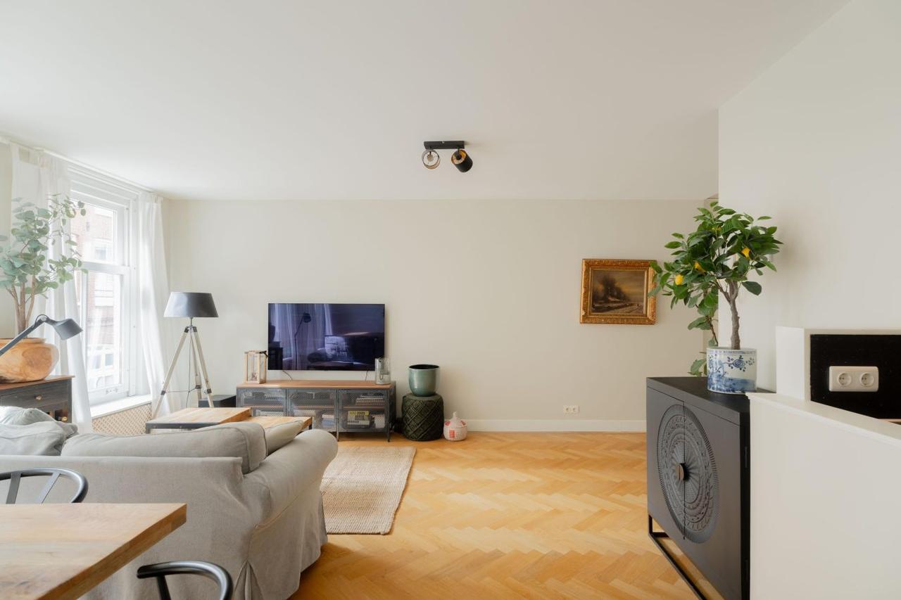 Rooftop Terrace and 2 Bedrooms in Jordaan - Image 7