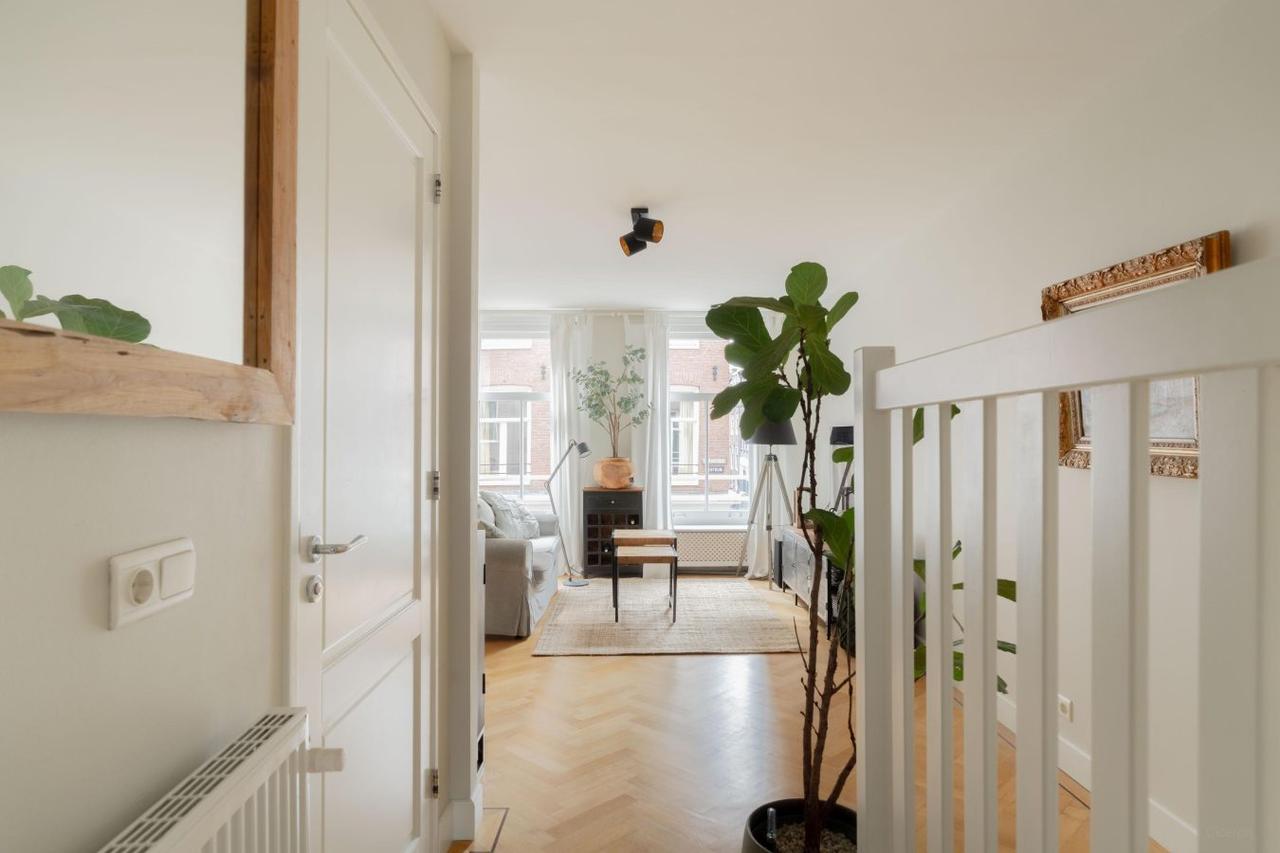 Rooftop Terrace and 2 Bedrooms in Jordaan - Image 12