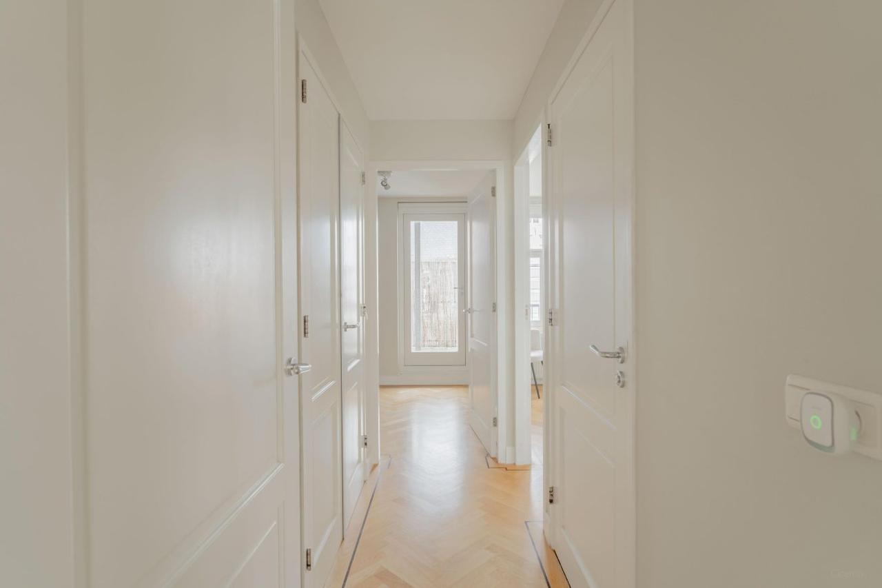 Rooftop Terrace and 2 Bedrooms in Jordaan - Image 14