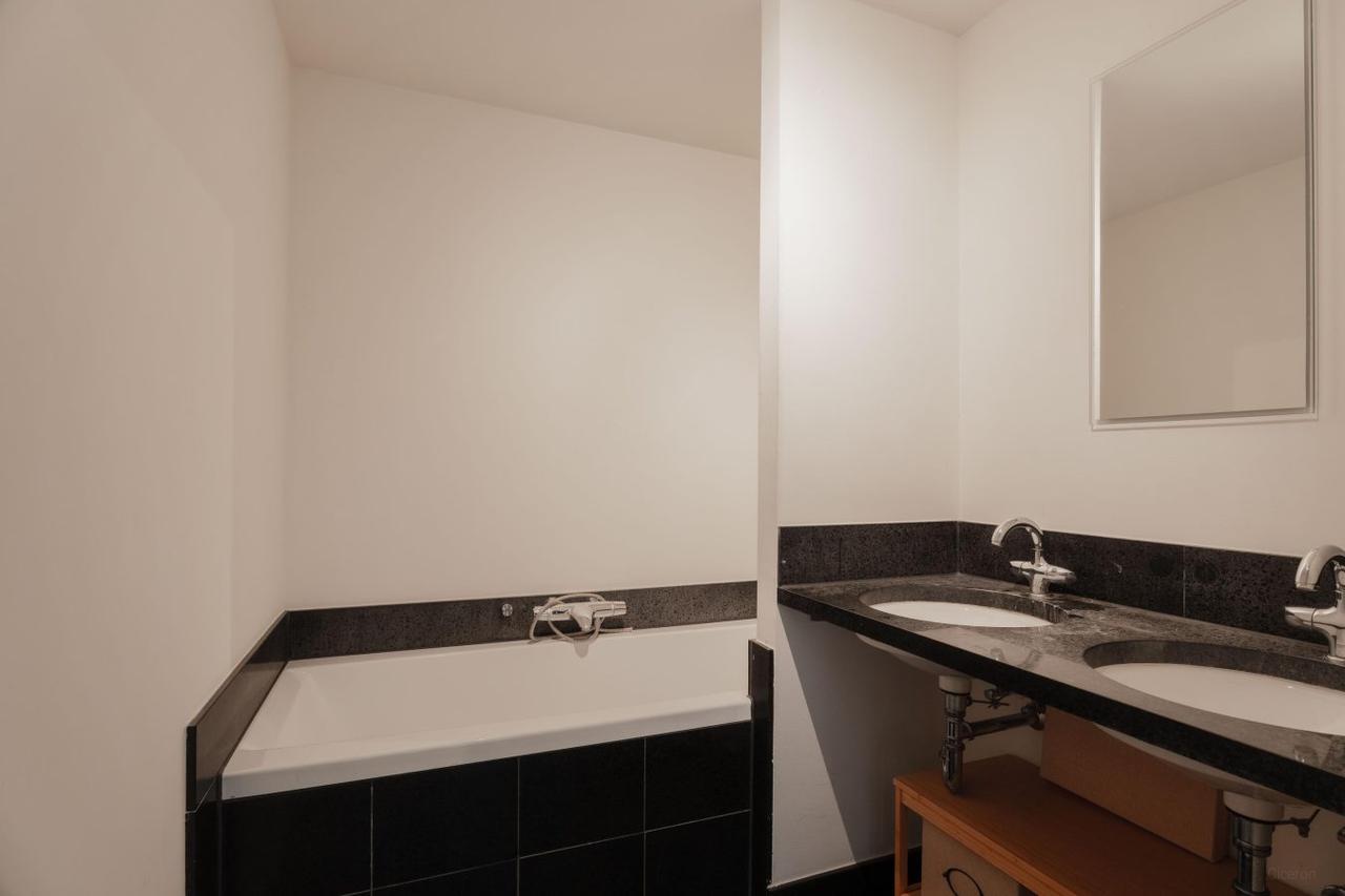 Rooftop Terrace and 2 Bedrooms in Jordaan - Image 16
