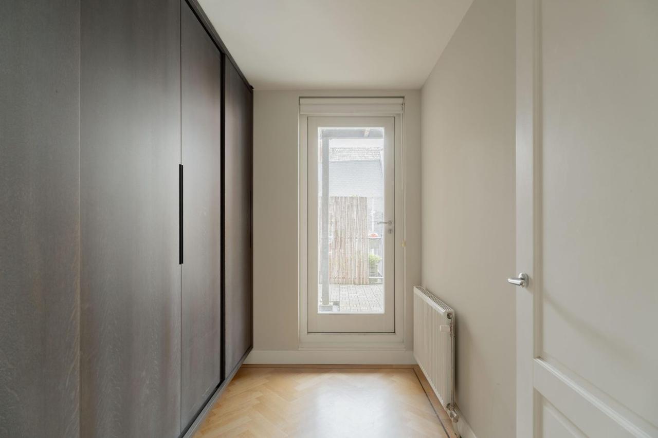 Rooftop Terrace and 2 Bedrooms in Jordaan - Image 20
