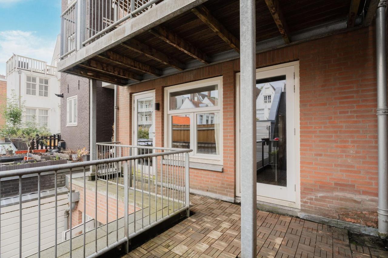 Rooftop Terrace and 2 Bedrooms in Jordaan - Image 22