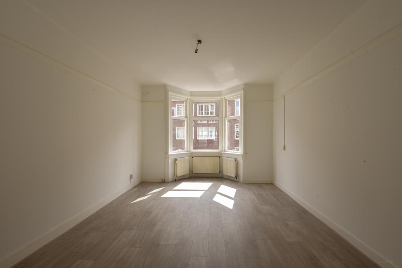 Bright 72 m² apartment in Rivierenbuurt - Image 3