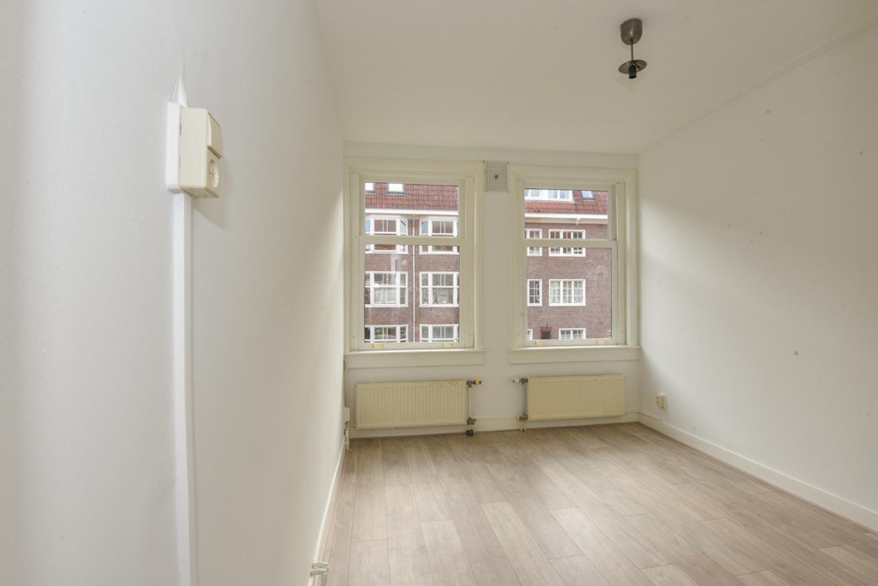 Bright 72 m² apartment in Rivierenbuurt - Image 10