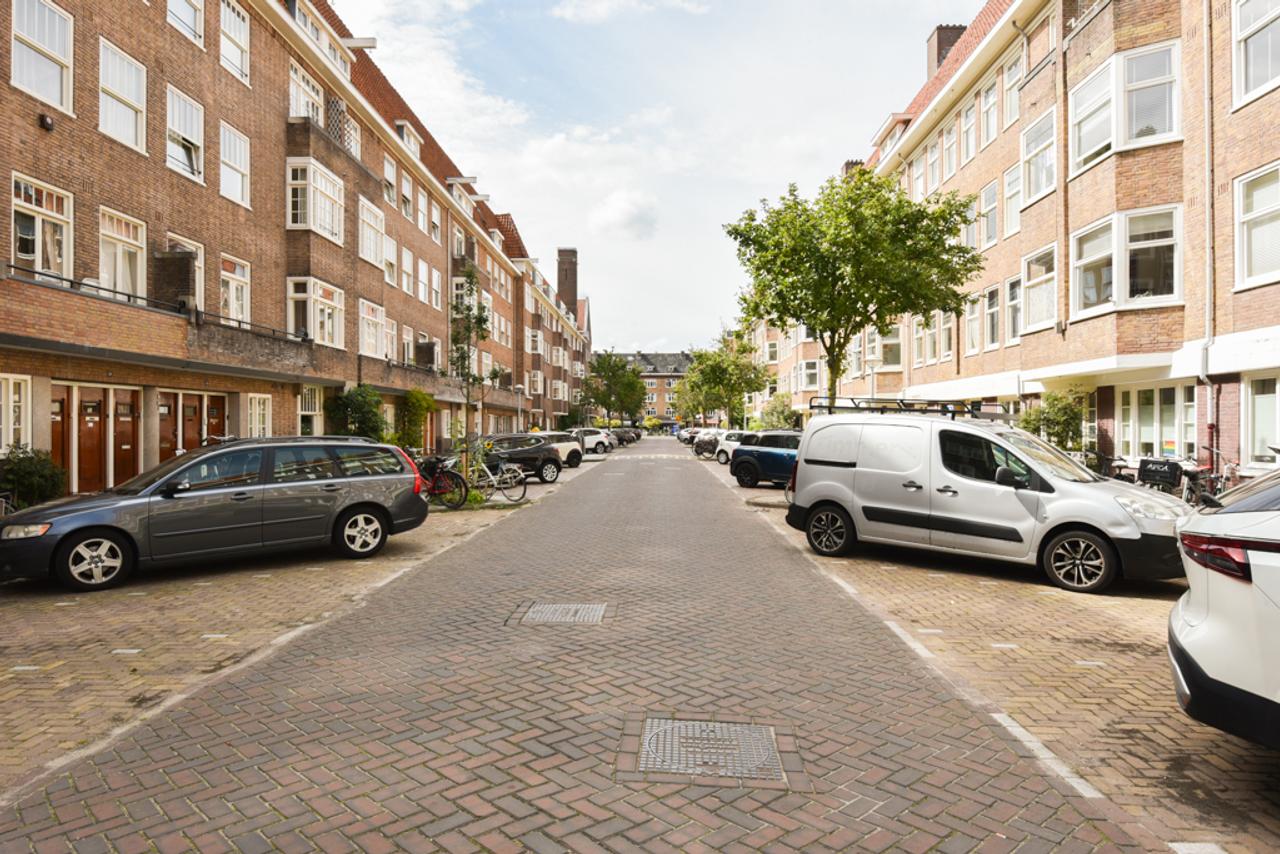 Bright 72 m² apartment in Rivierenbuurt - Image 15