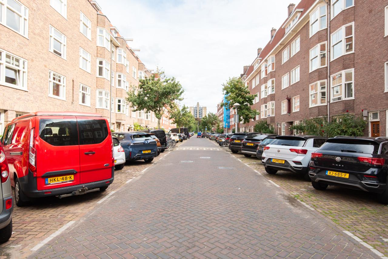 Bright 72 m² apartment in Rivierenbuurt - Image 16