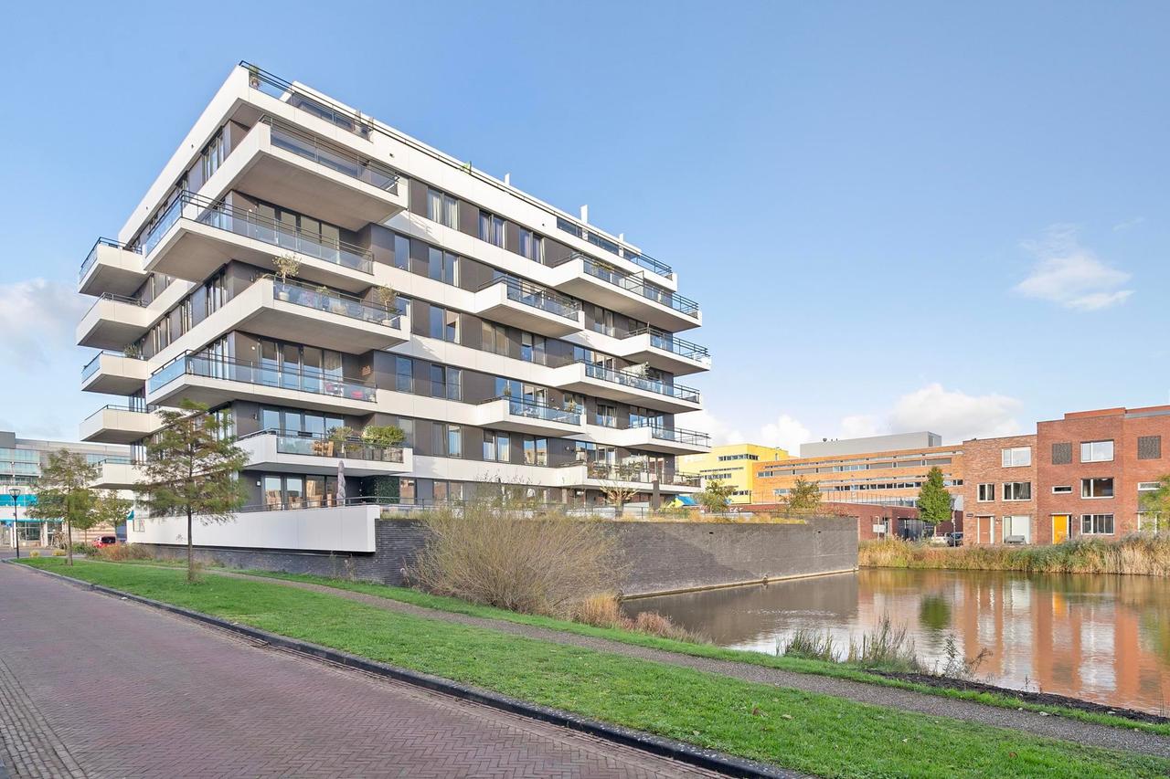 Gemeubileerd 124m² appartement met 135m² terras - Afbeelding 3